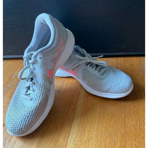 Woman's Nike Revolution 4 Running Shoes,Grey Mesh with Pink Swoosh 8.5 wide - Picture 1 of 5